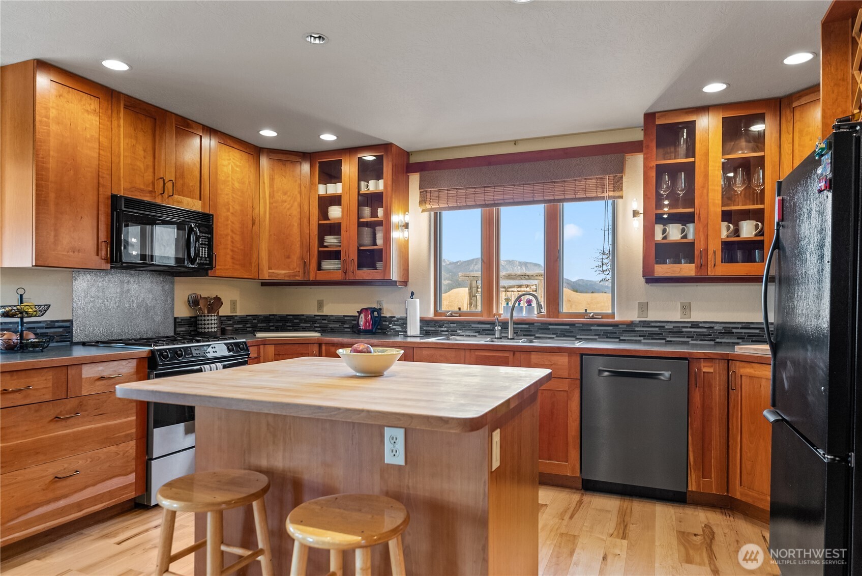 75 Rolling Rock Road Winthrop, WA 98862 - Photo 11 of 40