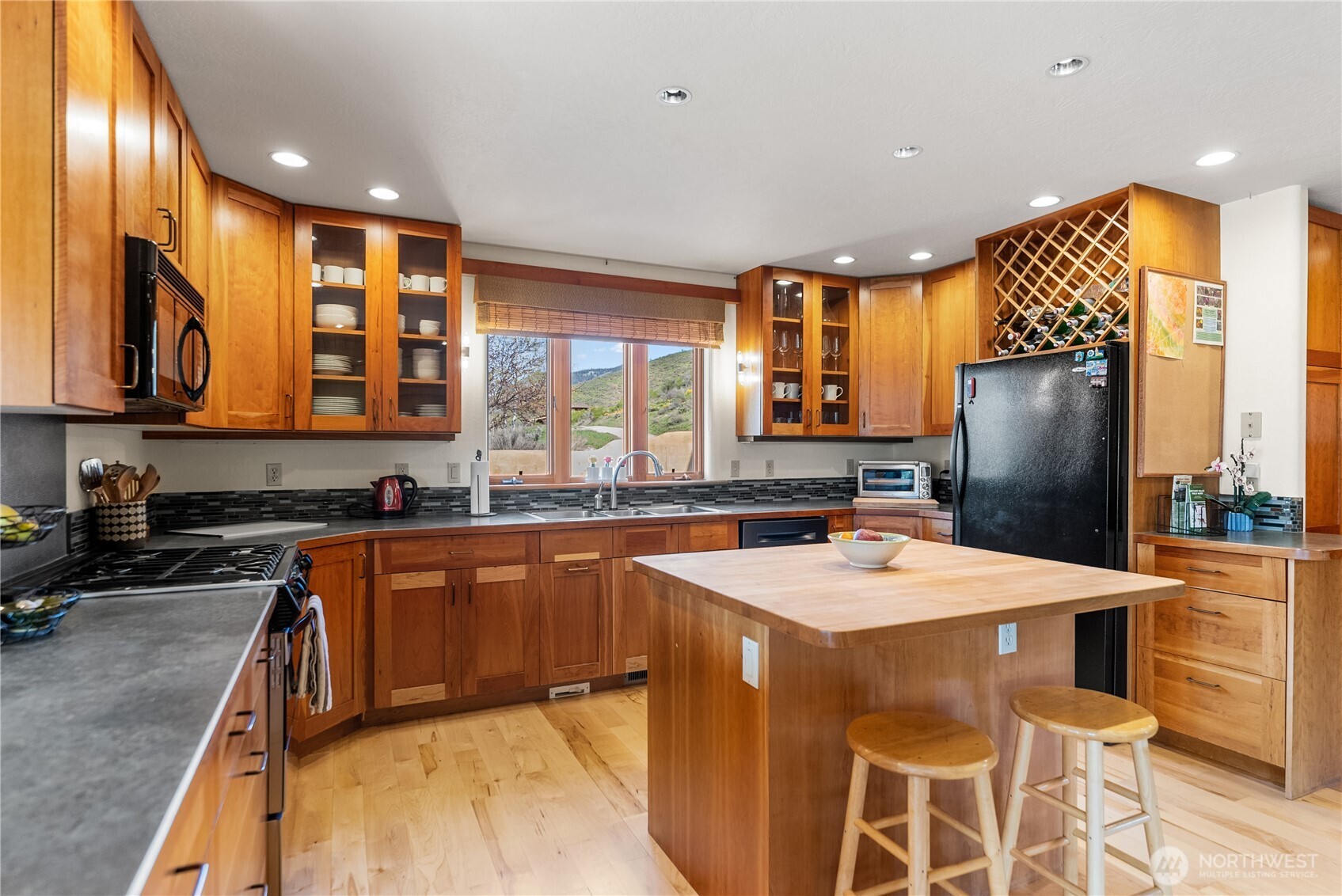 75 Rolling Rock Road Winthrop, WA 98862 - Photo 13 of 40