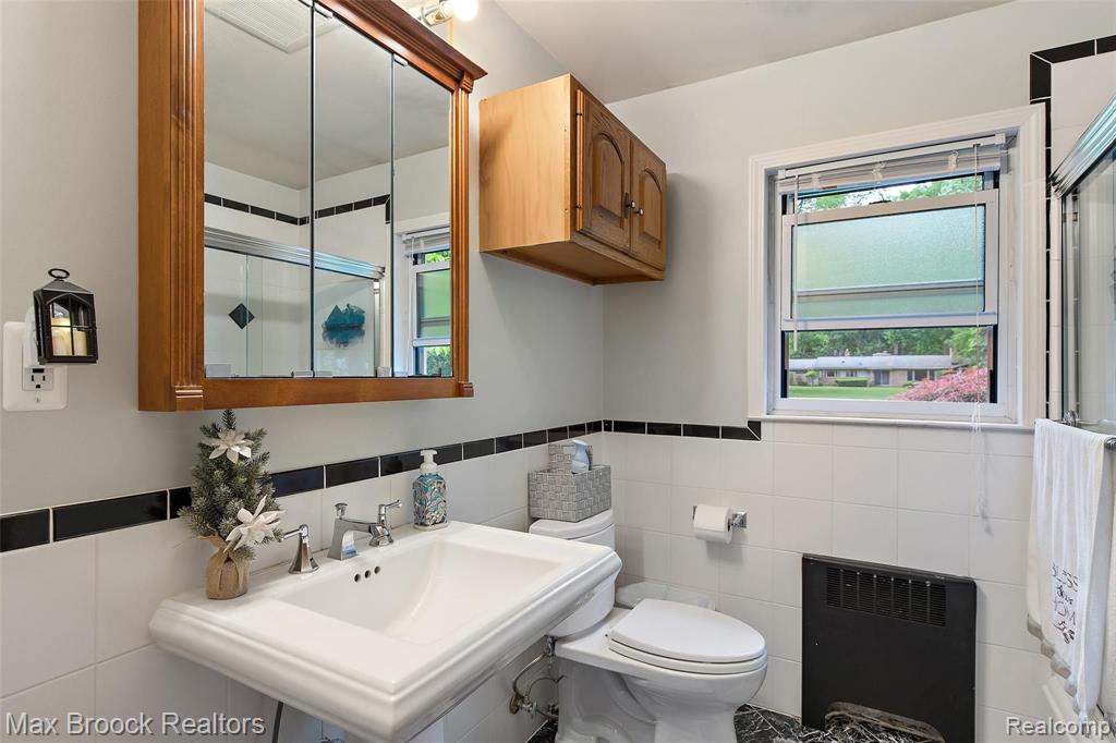 4059 Lincoln Road Bloomfield Hills, MI 48301 - Photo 15 of 19