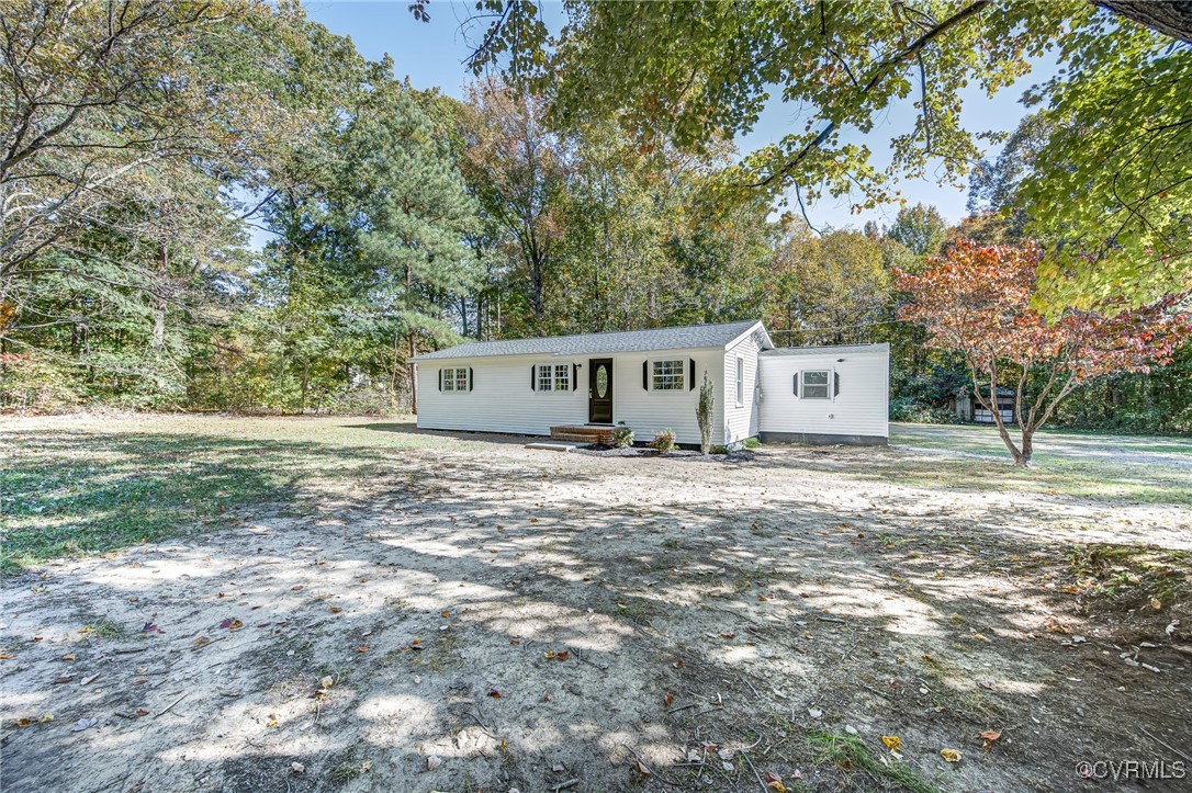 17314 Hewlett Road Beaverdam, VA 23015 - Photo 2 of 16 a house view with a backyard space