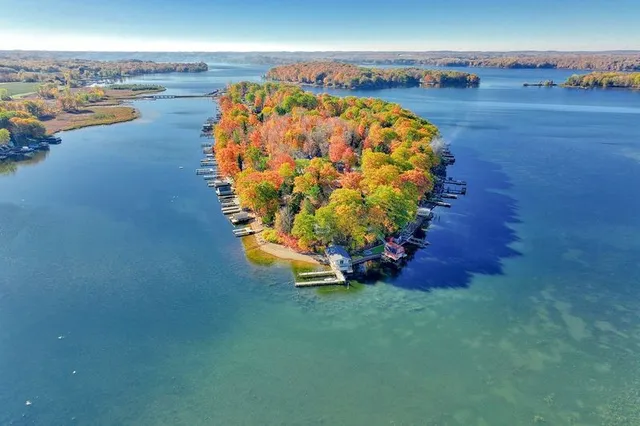 $419,900 | 7514 Phelps Avenue, Huron, NY 14590