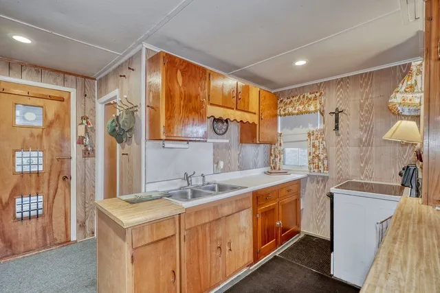 $419,900 | 7514 Phelps Avenue, Huron, NY 14590