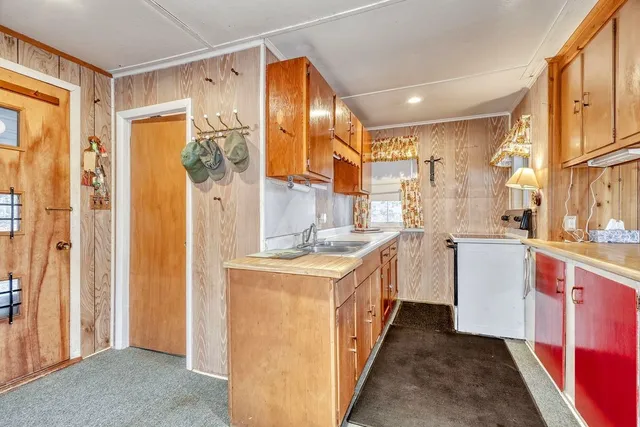 $419,900 | 7514 Phelps Avenue, Huron, NY 14590