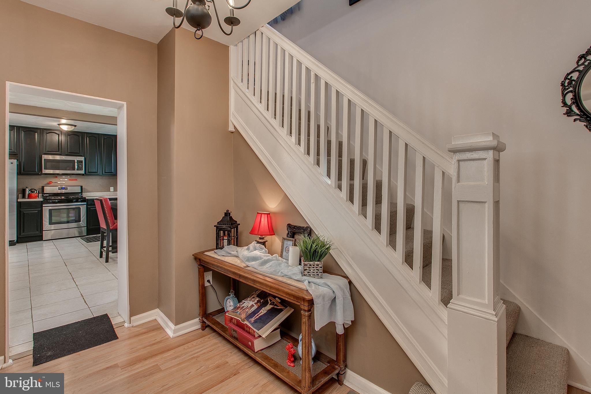 1829 Portship Road Dundalk, MD 21222 - Photo 4 of 38 Foyer Pic 2