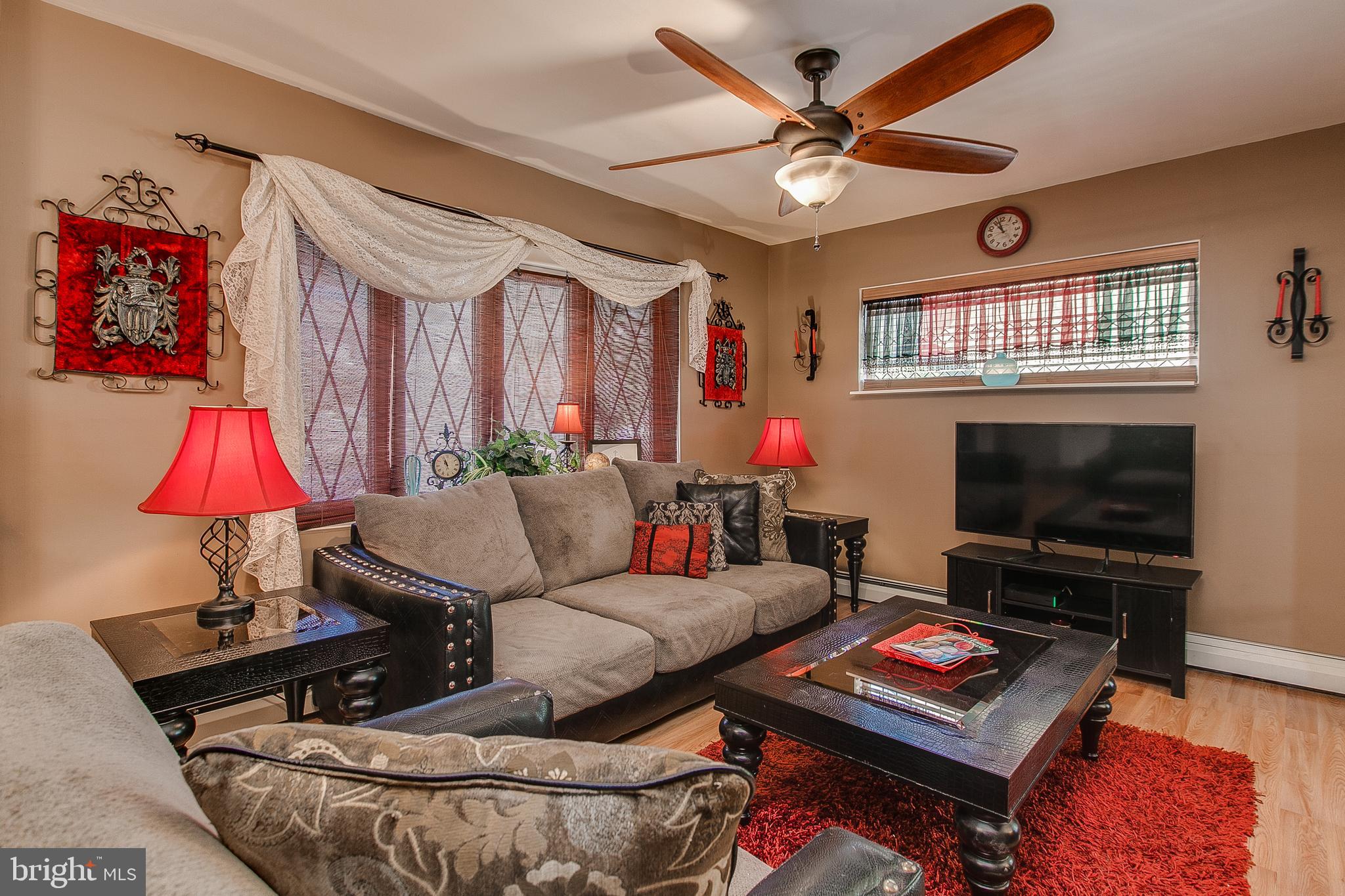 1829 Portship Road Dundalk, MD 21222 - Photo 6 of 38 Living room Pic 2