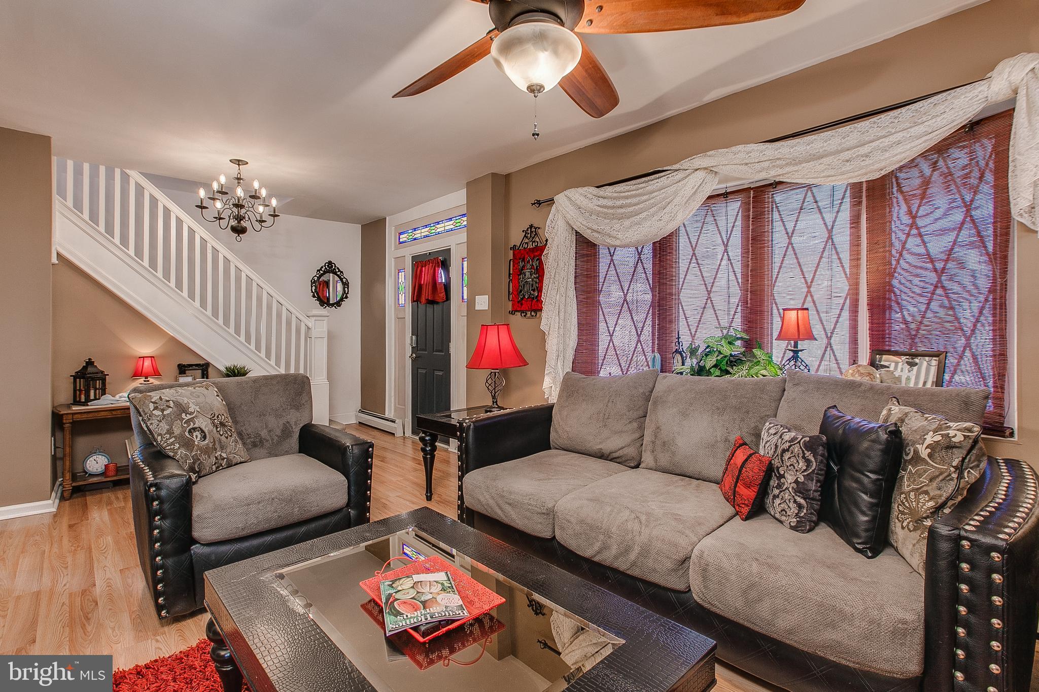 1829 Portship Road Dundalk, MD 21222 - Photo 7 of 38 Living room Pic 3