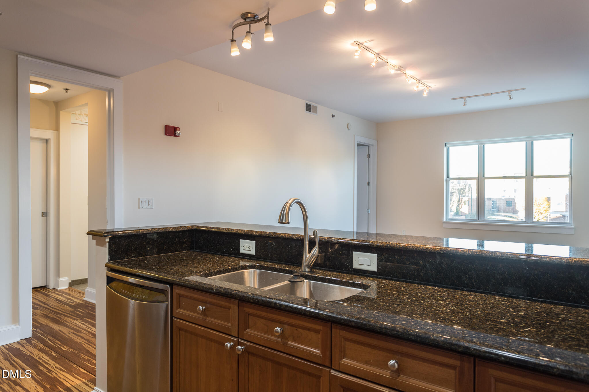 618 North Boylan Avenue, Unit 528 Raleigh, NC 27603 - Photo 9 of 21 9 618 N Boylan Ave Int Unit 528 mls