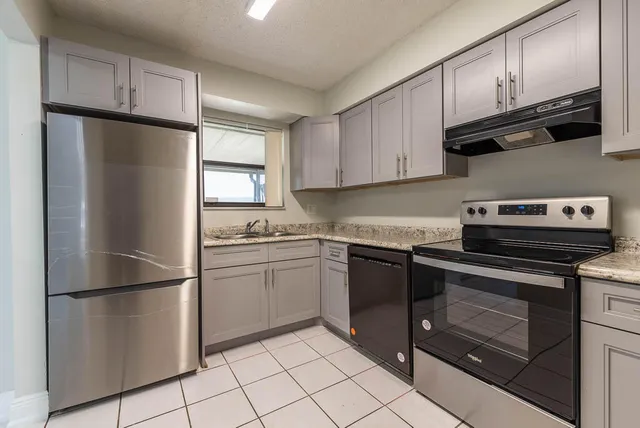 $2,350 | 2204 Seaside Drive, Greenacres, FL 33463