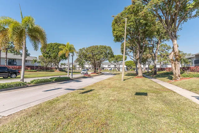 $2,350 | 2204 Seaside Drive, Greenacres, FL 33463