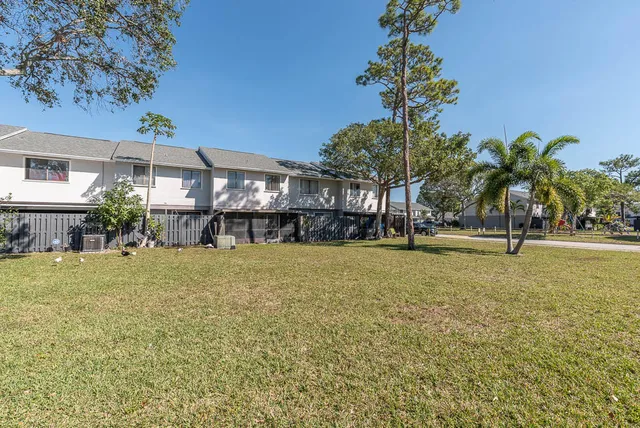 $2,350 | 2204 Seaside Drive, Greenacres, FL 33463