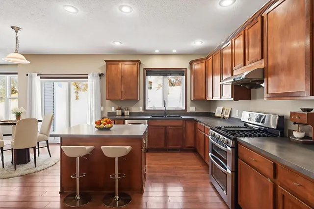 $450,000 | 2313 Woodcrest Drive, Woodbury, MN 55129