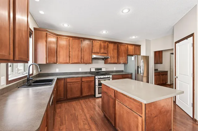 $450,000 | 2313 Woodcrest Drive, Woodbury, MN 55129