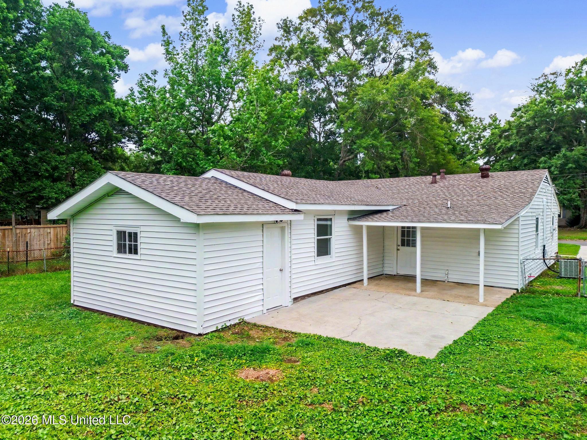 2907 Woodlawn Avenue Moss Point, MS 39563 - Photo 20 of 21 44_0f8e1945-94f5-4b3e-9690-9c686fb366ca