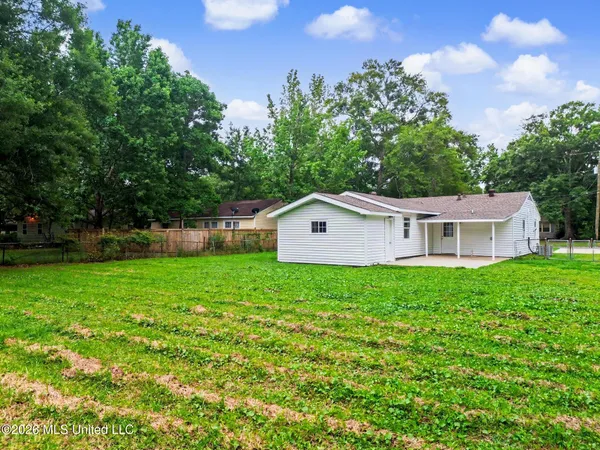 $188,499 | 2907 Woodlawn Avenue, Moss Point, MS 39563