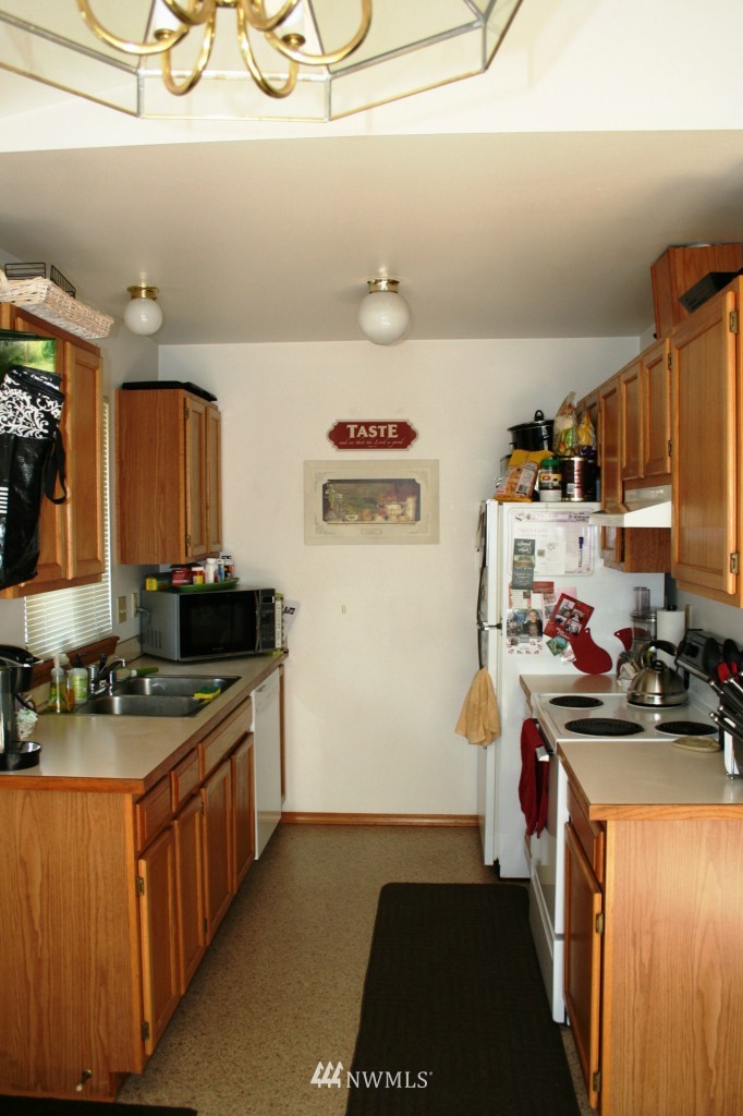 2516 Racine Street Bellingham, WA 98226 - Photo 9 of 18 Gallery Image 9