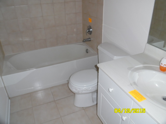 660 McHenry Road, Unit 102 Wheeling, IL 60090 - Photo 5 of 10