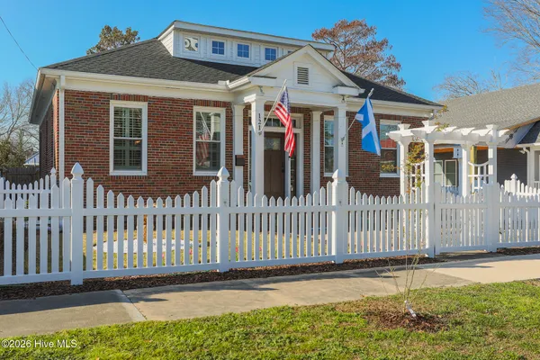 $390,000 | 121 Market Street, Hertford, NC 27944