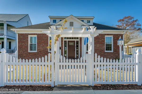 $390,000 | 121 Market Street, Hertford, NC 27944