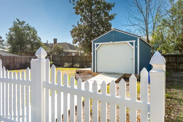 $390,000 | 121 Market Street, Hertford, NC 27944