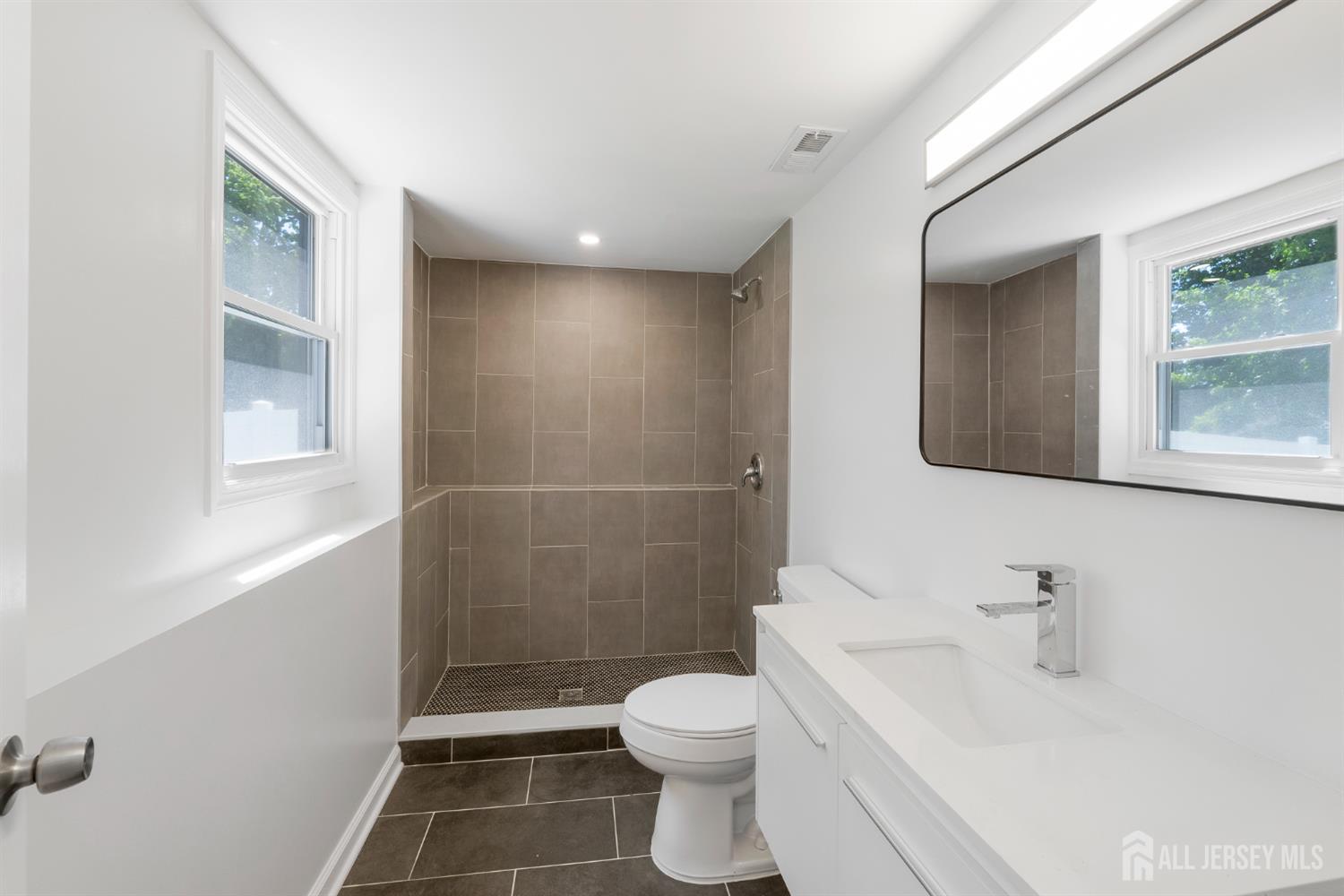 33 Larchmont Road Edison, NJ 08837 - Photo 22 of 25