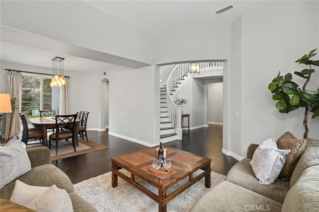 637 Chaparral Court Altadena, CA 91001 - Photo 14 of 71