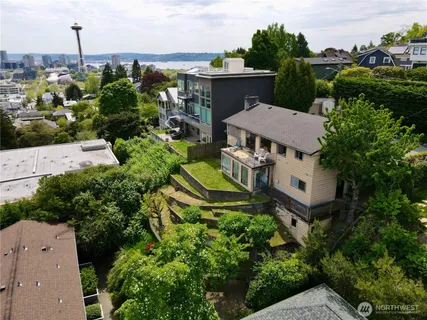 $1,395,000 | 438 Comstock Place, Seattle, WA 98109