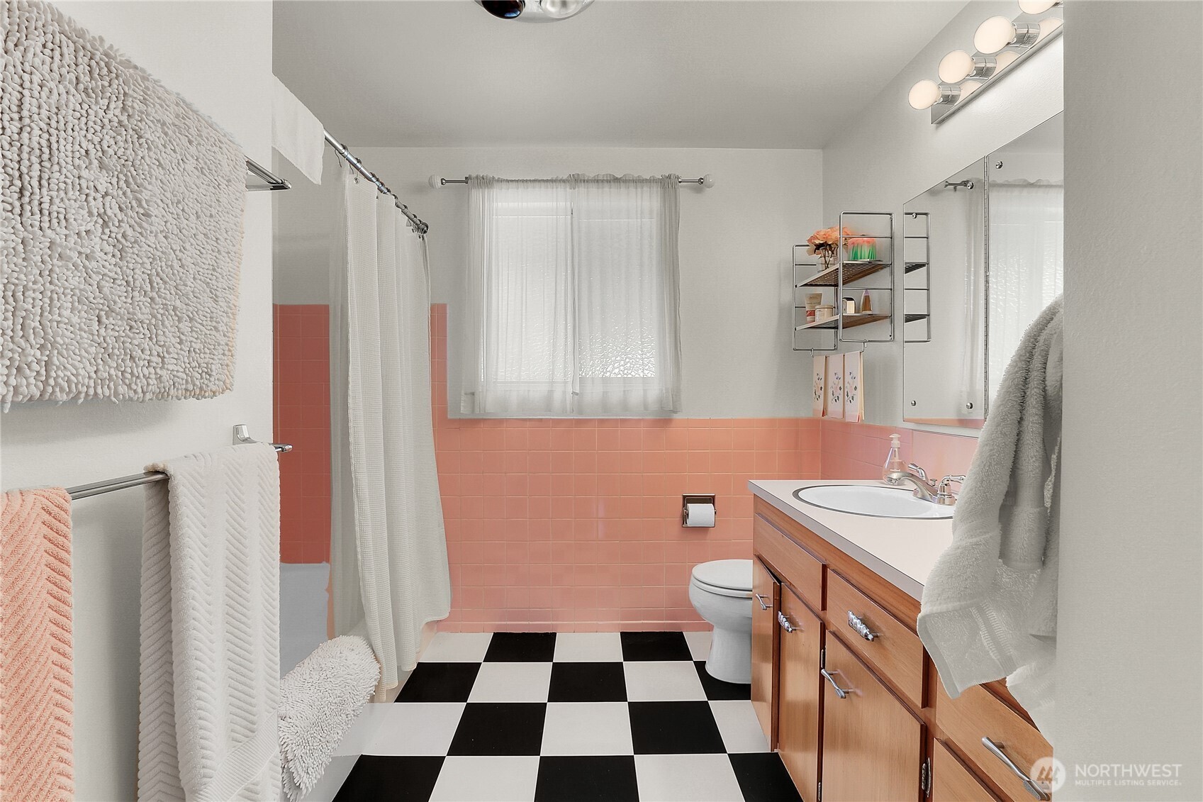 438 Comstock Place Seattle, WA 98109 - Photo 15 of 39