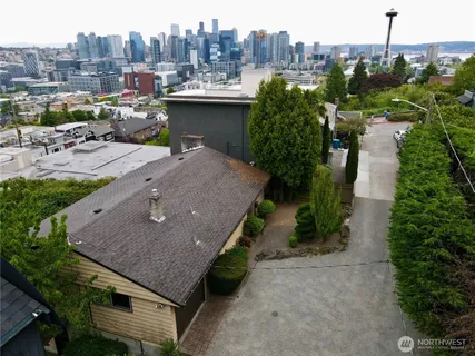 $1,395,000 | 438 Comstock Place, Seattle, WA 98109