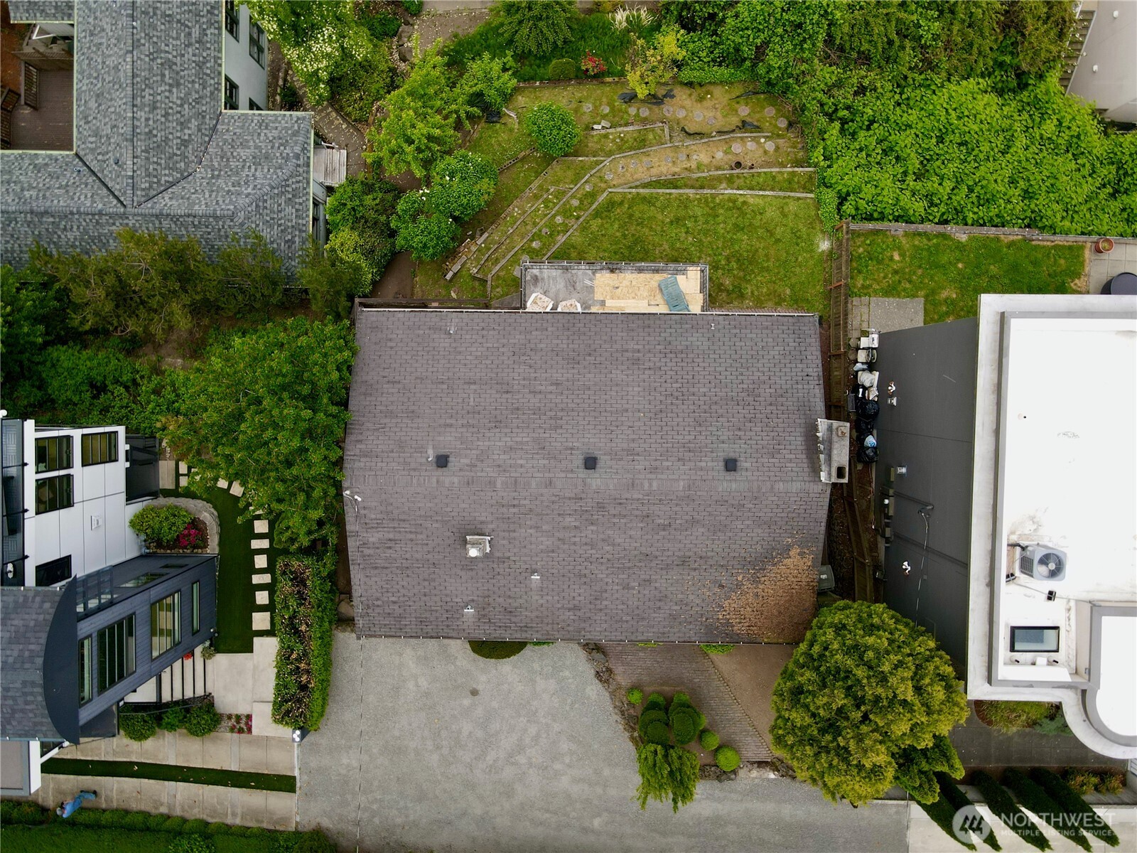 438 Comstock Place Seattle, WA 98109 - Photo 30 of 39