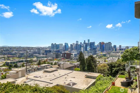 $1,395,000 | 438 Comstock Place, Seattle, WA 98109