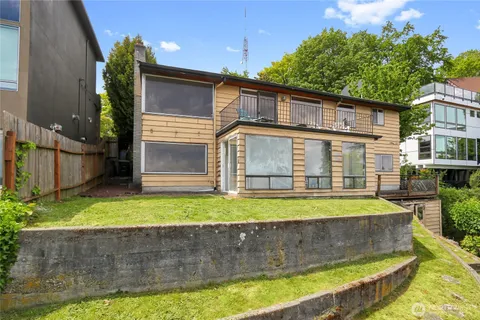 $1,395,000 | 438 Comstock Place, Seattle, WA 98109