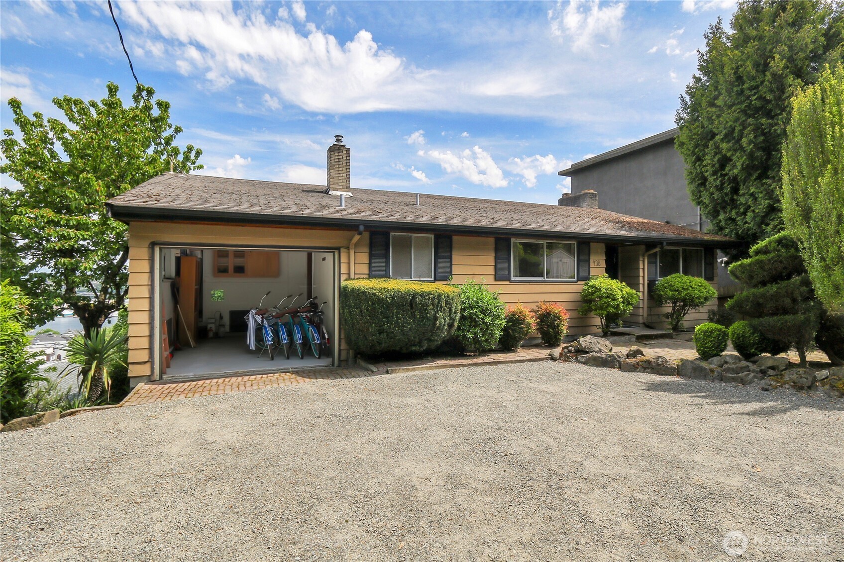 438 Comstock Place Seattle, WA 98109 - Photo 38 of 39