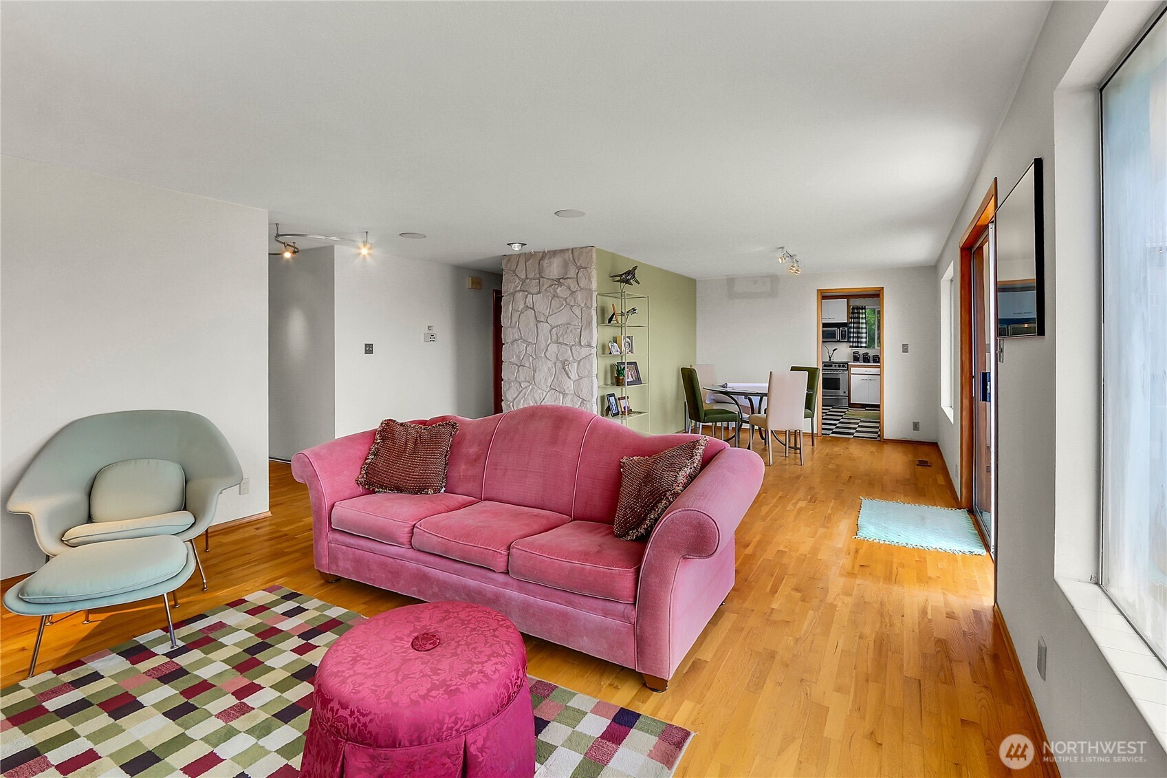 438 Comstock Place Seattle, WA 98109 - Photo 8 of 39