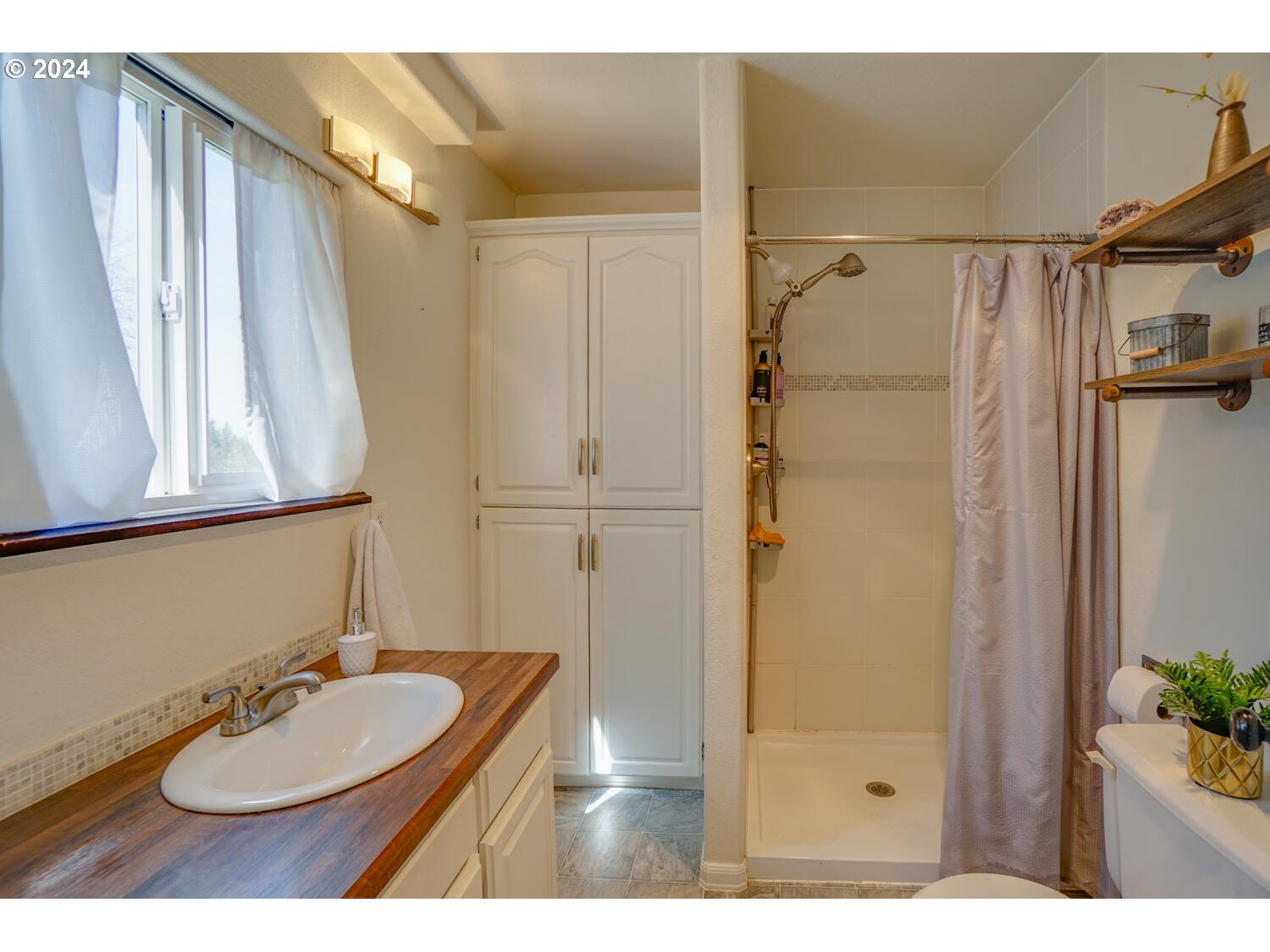 211 Wantland Road Washougal, WA 98671 - Photo 8 of 32 Bathroom