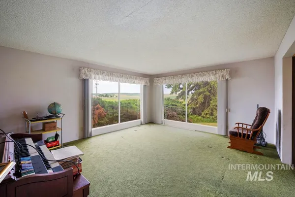 $350,000 | 409 N Parkway, Uniontown, WA 99179