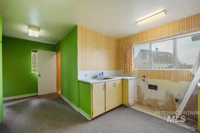 $350,000 | 409 N Parkway, Uniontown, WA 99179