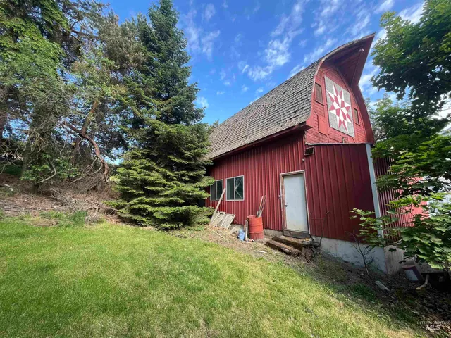 $350,000 | 409 N Parkway, Uniontown, WA 99179