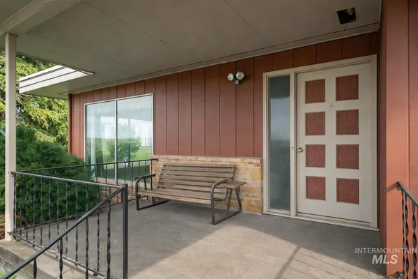 $350,000 | 409 N Parkway, Uniontown, WA 99179