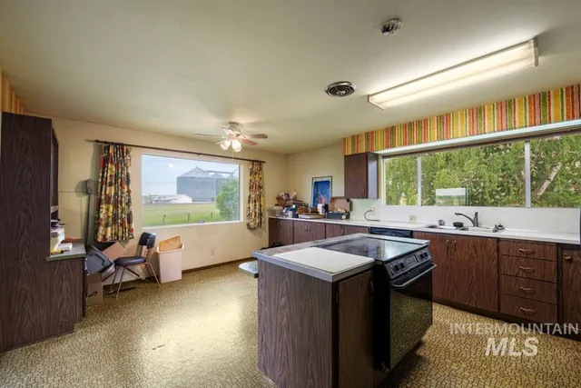 $350,000 | 409 N Parkway, Uniontown, WA 99179