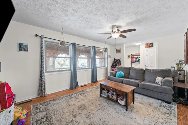 $280,000 | 303 Bradley Court, Hopkinsville, KY 42240
