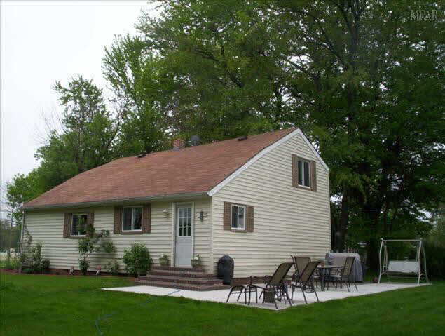 3600 Ohara Road Carleton, MI 48117 - Photo 1 of 20 Side Entrance/Patio