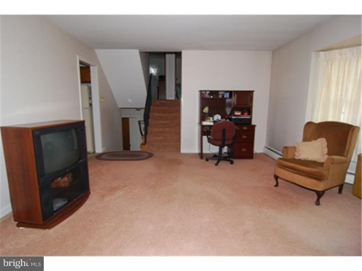 321 Holland Street Reading, PA 19607 - Photo 7 of 20