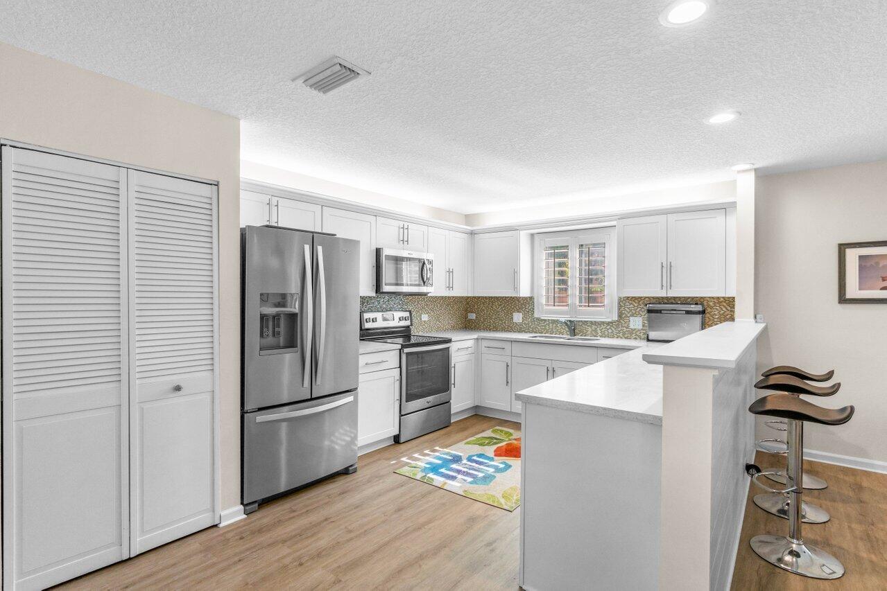 4517 Northwest 5th Avenue Boca Raton, FL 33431 - Photo 12 of 34 012-4517Northwest5thAvenue-BocaRaton-FL-