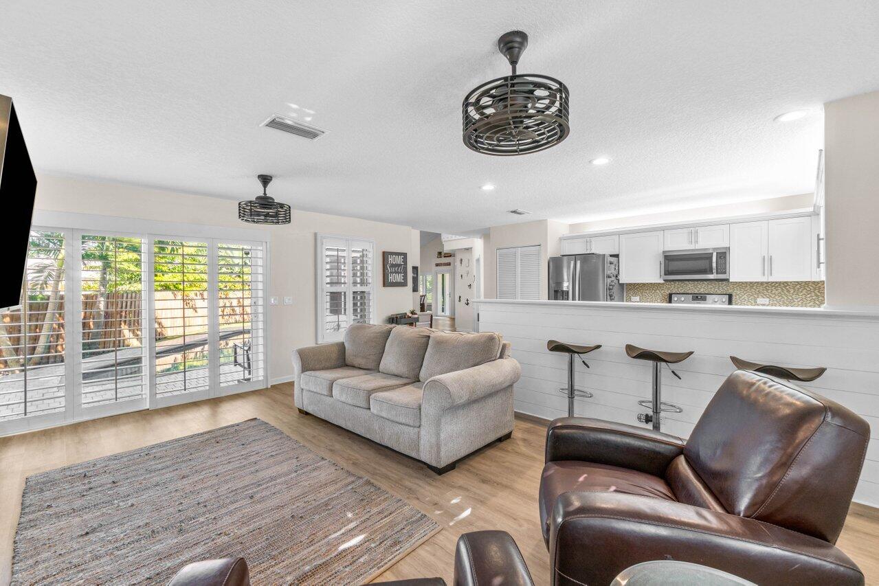 4517 Northwest 5th Avenue Boca Raton, FL 33431 - Photo 17 of 34 017-4517Northwest5thAvenue-BocaRaton-FL-