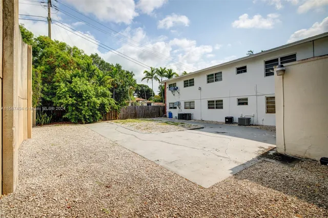 $6,200,000 | 1916 Southwest 11th Street, Fort Lauderdale, FL 33312