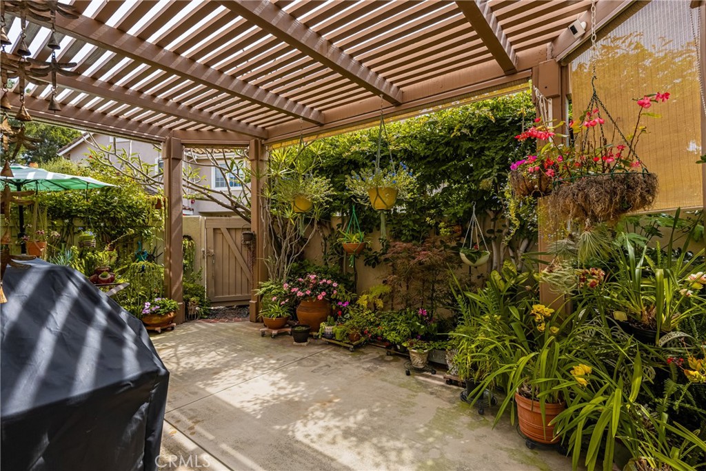 2370 Tryall Tustin, CA 92782 - Photo 26 of 36 a view of a garage of the house