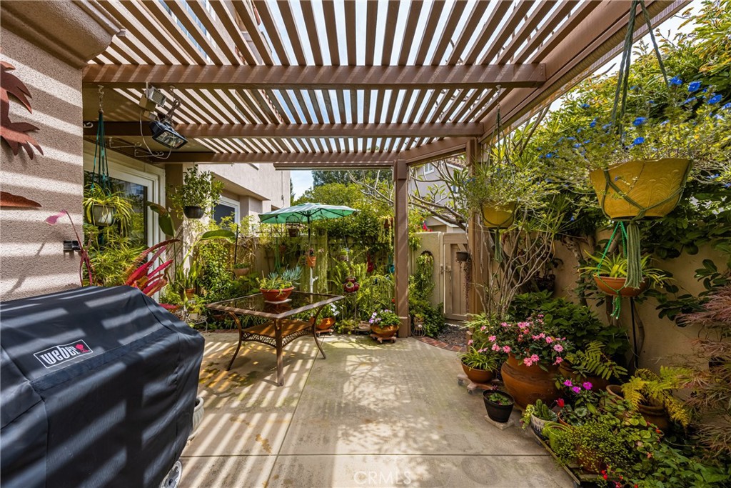 2370 Tryall Tustin, CA 92782 - Photo 27 of 36 a view of a porch with furniture