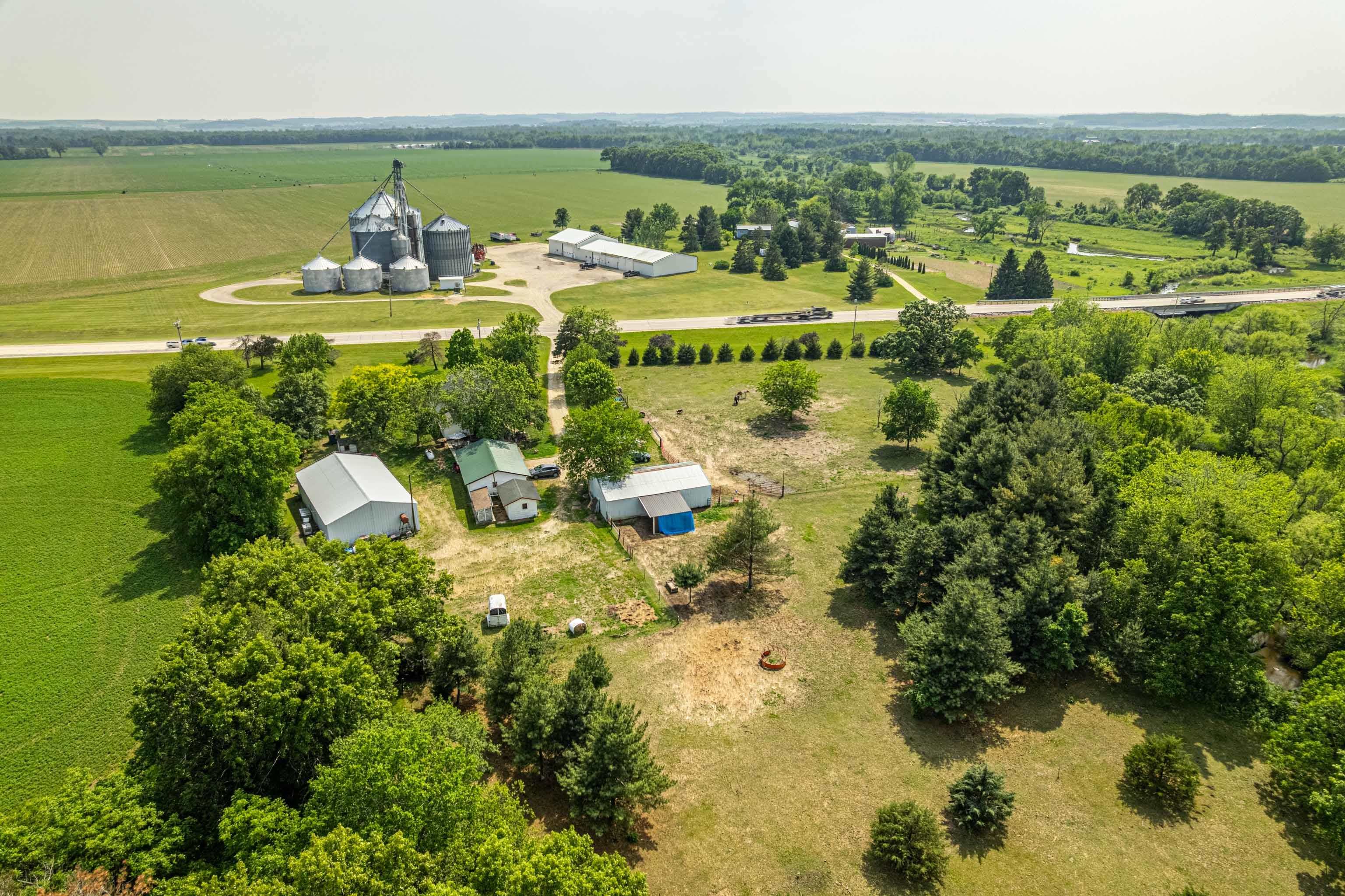 17618 W Highway Brodhead, WI 53520 - Photo 4 of 60