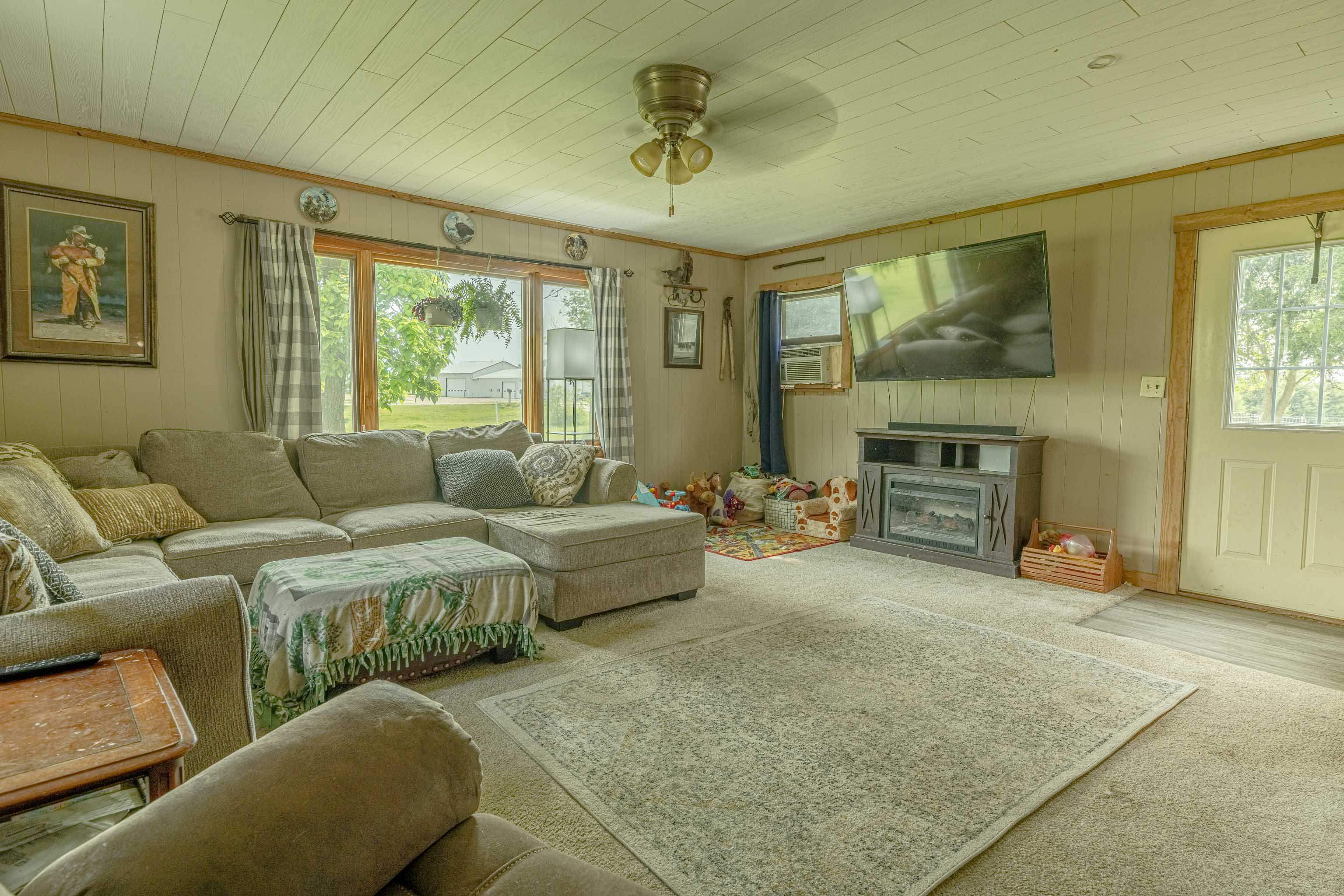 17618 W Highway Brodhead, WI 53520 - Photo 6 of 60