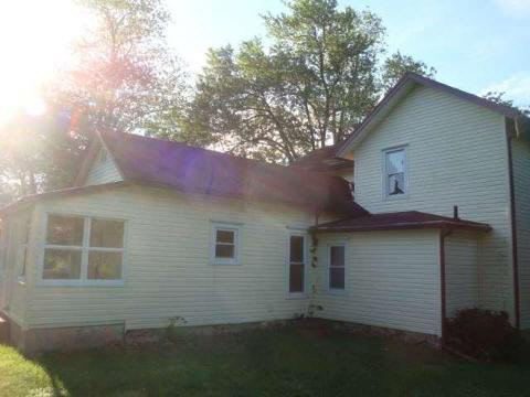 8174 Short Street Clinton, MI 49236 - Photo 3 of 9 951060-2.JPG